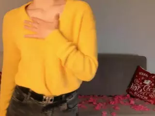 CateWatey's Live Sex Cam Show