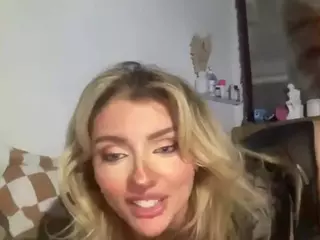 gigisux's Live Sex Cam Show