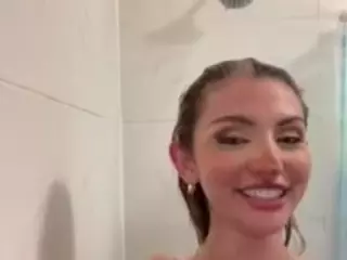 gigisux's Live Sex Cam Show