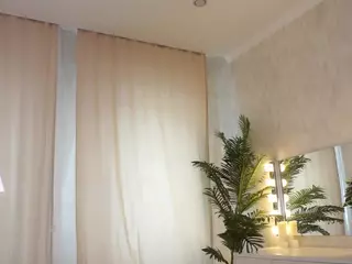 Nell's Live Sex Cam Show