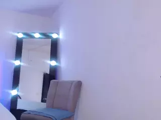 maggie-hills's Live Sex Cam Show