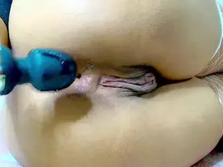 MelodyqueenDark's Live Sex Cam Show
