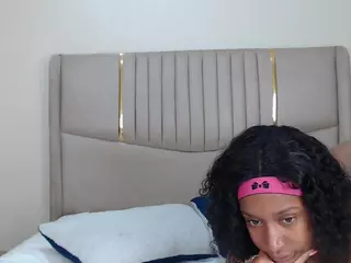 wetwifematerial's Live Sex Cam Show