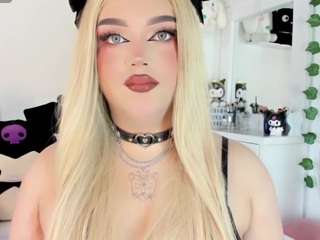Live cam show with CattrionaMuller