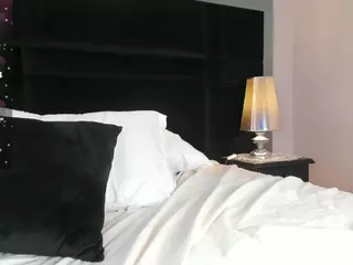 ElienBarrett's Live Sex Cam Show