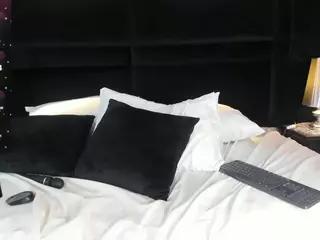 ElienBarrett's Live Sex Cam Show