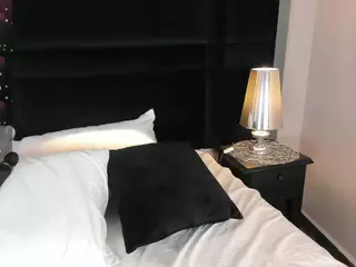 ElienBarrett's Live Sex Cam Show