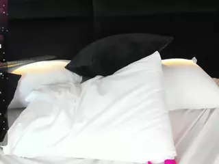 ElienBarrett's Live Sex Cam Show