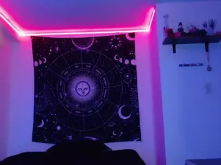Katzzee's Live Sex Cam Show