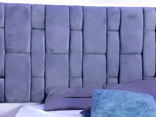NatalyHolt's Live Sex Cam Show