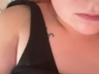 sweetpeatia's Live Sex Cam Show