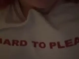 SweetpeaTia's Live Sex Cam Show