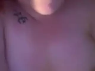 SweetpeaTia's Live Sex Cam Show