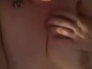 SweetpeaTia's Live Sex Cam Show