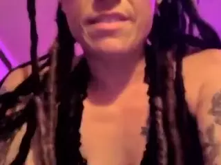 Mzmoufofthasouth's Live Sex Cam Show