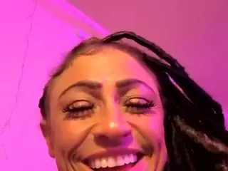 Mzmoufofthasouth's Live Sex Cam Show