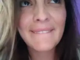 BritneyQuenn18's Live Sex Cam Show
