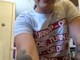 BritneyQuenn18's Live Sex Cam Show