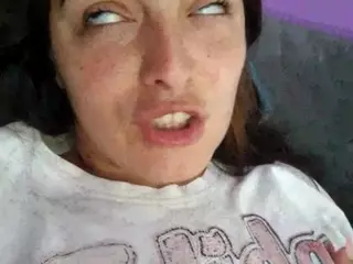 BritneyQuenn18's Live Sex Cam Show