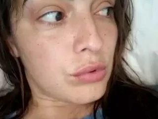 BritneyQuenn18's Live Sex Cam Show
