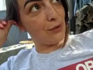 BritneyQuenn18's Live Sex Cam Show
