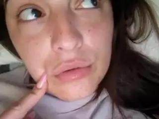 BritneyQuenn18's Live Sex Cam Show