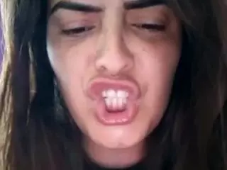 BritneyQuenn18's Live Sex Cam Show