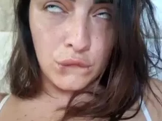 BritneyQuenn18's Live Sex Cam Show
