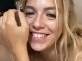eyecandiii's Live Sex Cam Show