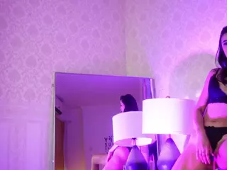 PrettyLia's Live Sex Cam Show