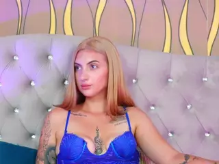 Ava-Bloom's Live Sex Cam Show
