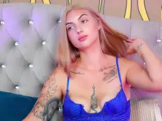 Ava-Bloom's Live Sex Cam Show