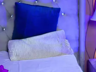 Ava-Bloom's Live Sex Cam Show