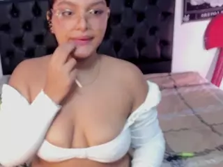 chloekisses's Live Sex Cam Show