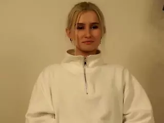 ElgaEldon's Live Sex Cam Show