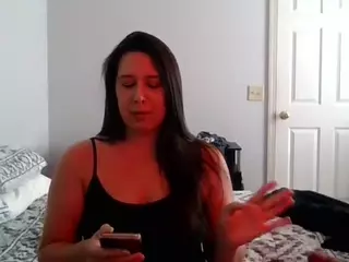 evaryan0520's Live Sex Cam Show