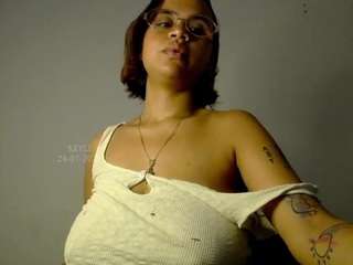 Live cam show with keylisweet