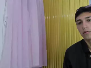 LeahAdam's Live Sex Cam Show