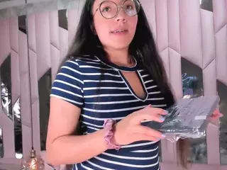 Nahomismith1's Live Sex Cam Show