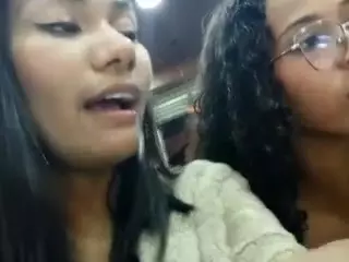 XlittleanaX's Live Sex Cam Show