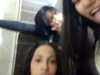 XlittleanaX's Live Sex Cam Show