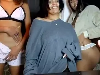 XlittleanaX's Live Sex Cam Show