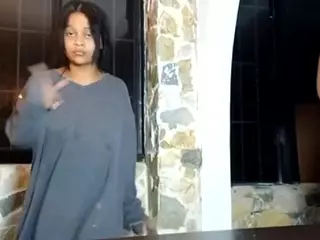 XlittleanaX's Live Sex Cam Show