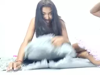 XlittleanaX's Live Sex Cam Show