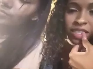 XlittleanaX's Live Sex Cam Show