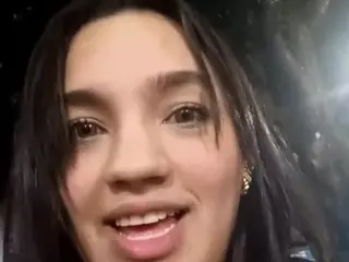 XlittleanaX's Live Sex Cam Show