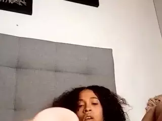 XlittleanaX's Live Sex Cam Show
