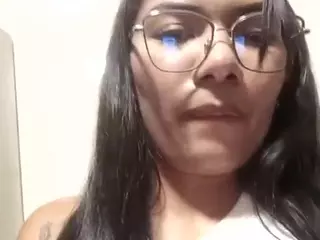 XlittleanaX's Live Sex Cam Show