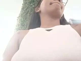 XlittleanaX's Live Sex Cam Show