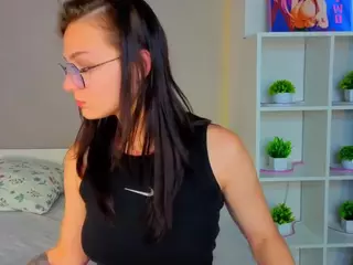 AccaEarney's Live Sex Cam Show